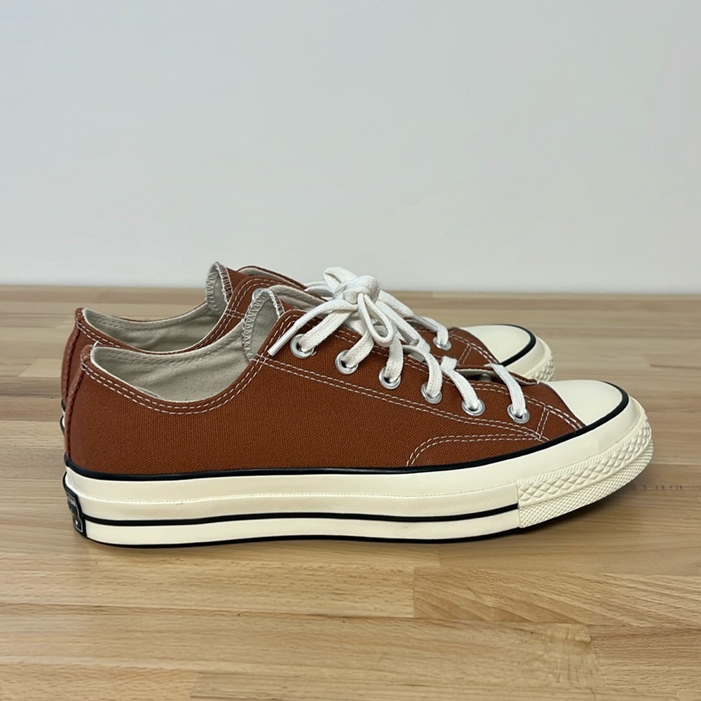 Converse Auburn Low Tops Size 7.5